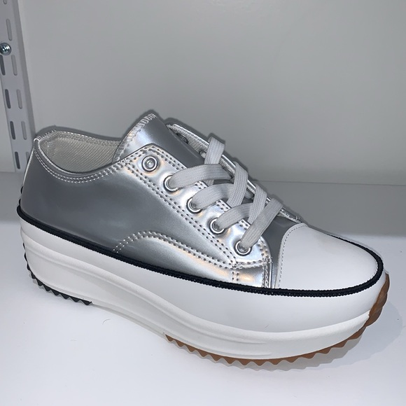 SILVER METALLIC LOW TOP SNEAKERS - Picture 2 of 5